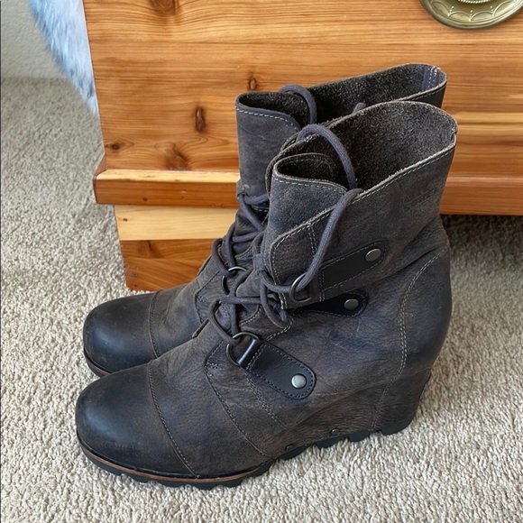 SOREL Joan Of Arctic Wedge Boot W’s 9 Leather Lug Sole NL1987-028 Dark Grey - Picture 2 of 15